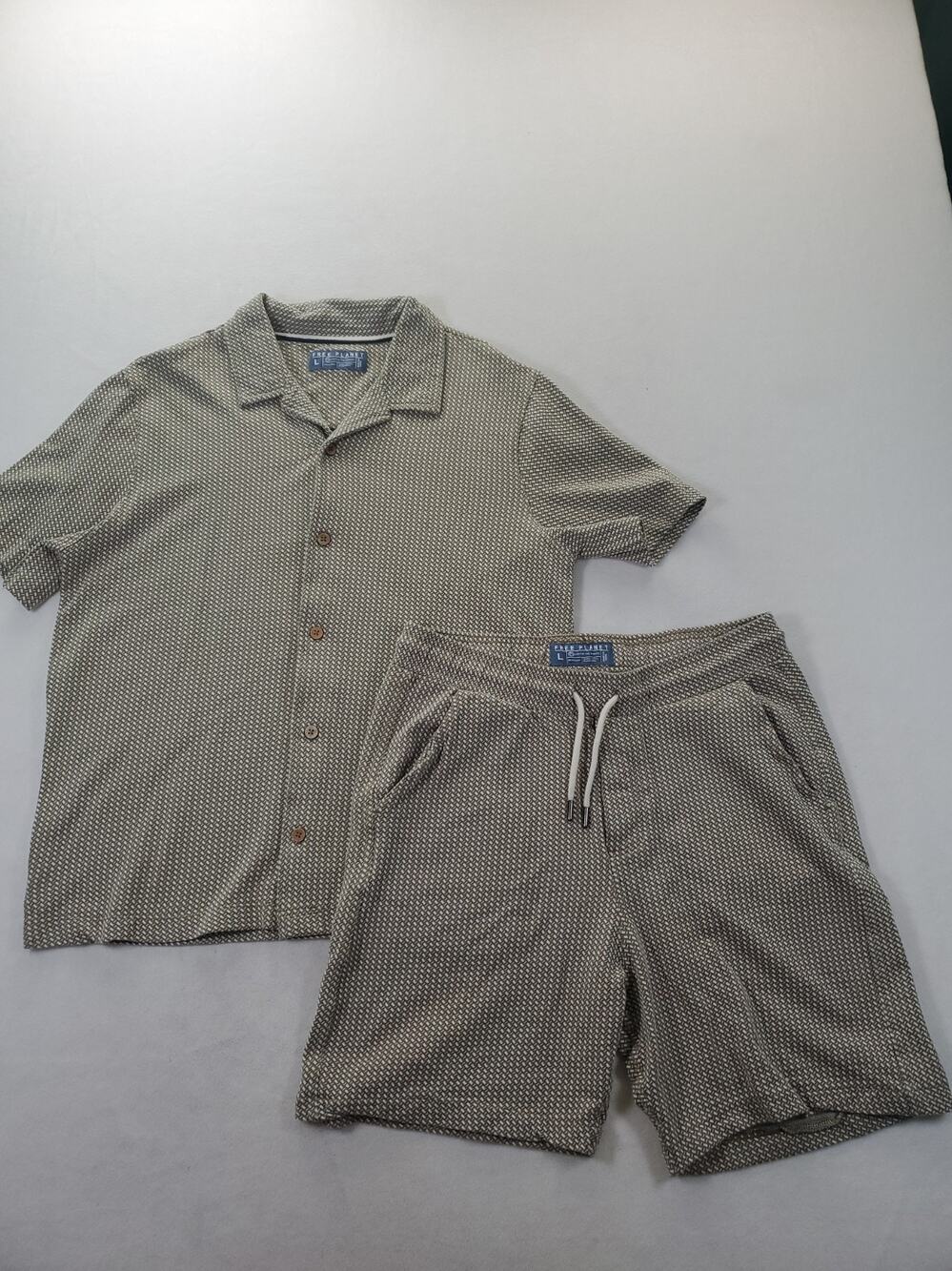 Free Planet Short Sleeve Button Up And Shorts Set Olive Green/Cream Size Large